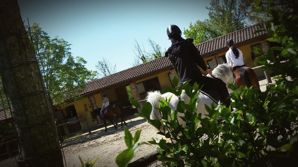아스티 La Cascina Del Castello 빌라 외부 사진